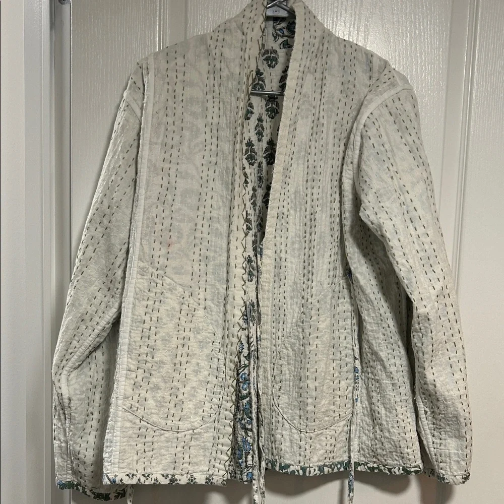 Versatile Floral  Patterned Jacket - Picture 3 of 3